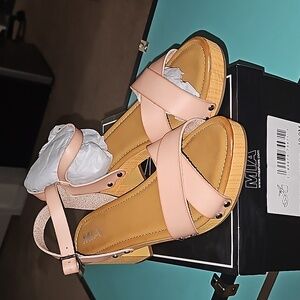 Brand new Mia Susan, natural sandals